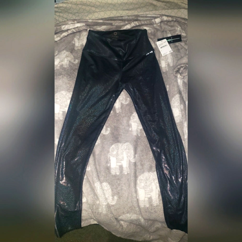 AR33 iridescent leggings